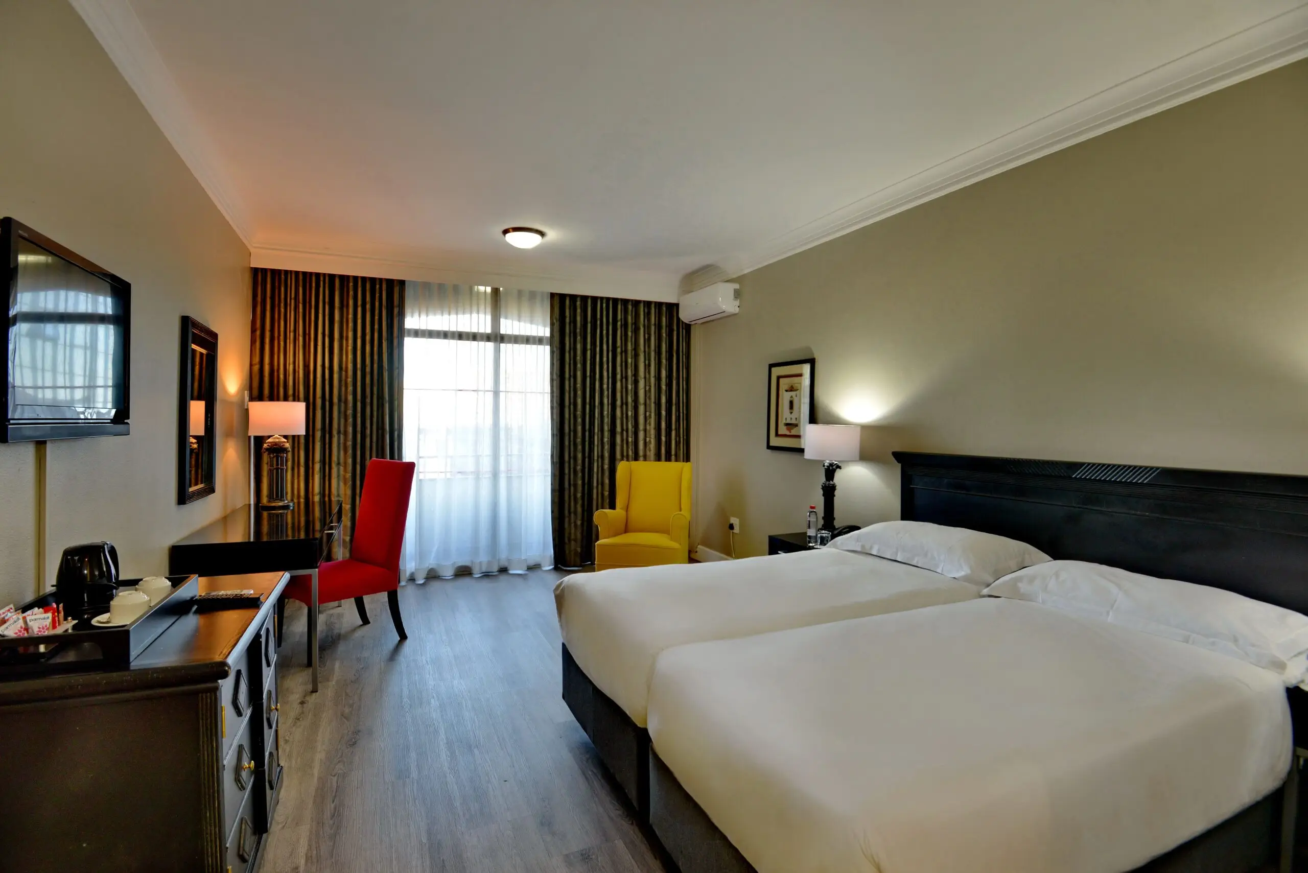 Superior Family Room 217
